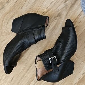 Soul Naturalizer Womens "Densia" Ankle Boot Pump Black Size 9.5 NEW